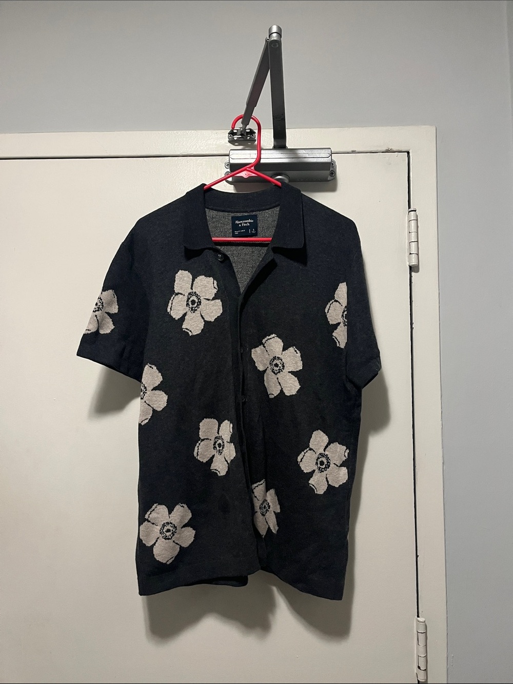 Abercrombie & Fitch Black Short-Sleeve Button-Up Shirt with Cream Floral Print